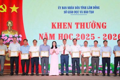 TRƯỜNG THPT ĐẮK MIL ĐƯỢC TẶNG GIẤY KHEN VÌ HOÀN THÀNH TỐT NHIỆM VỤ NĂM HỌC 2025-2026