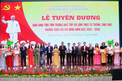 NGƯỜI GIÁO VIÊN TẬN TÂM VỚI NGHỀ VÀ HÀNH TRÌNH LAN TỎA NHỮNG ĐIỀU TỐT ĐẸP